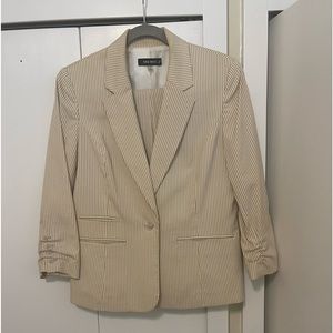 Blazer. Tan stripped